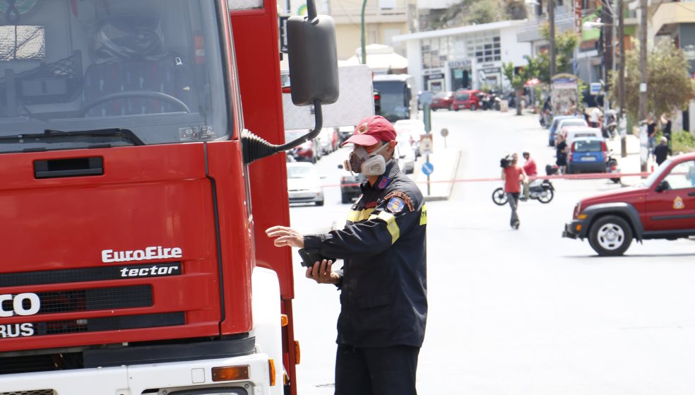 Λήξη συναγερμού στη Θέρισο από φωτιά σε πολυκατοικία 