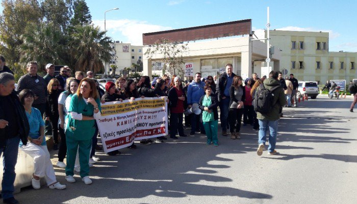 Ένταση και αντιδράσεις στην επίσκεψη Πολάκη στο ΠΑΓΝΗ