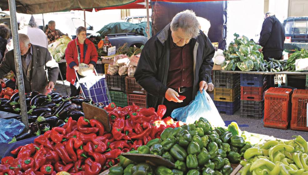 Αγανακτισμένοι κάτοικοι ζητούν μετακίνηση της λαϊκής