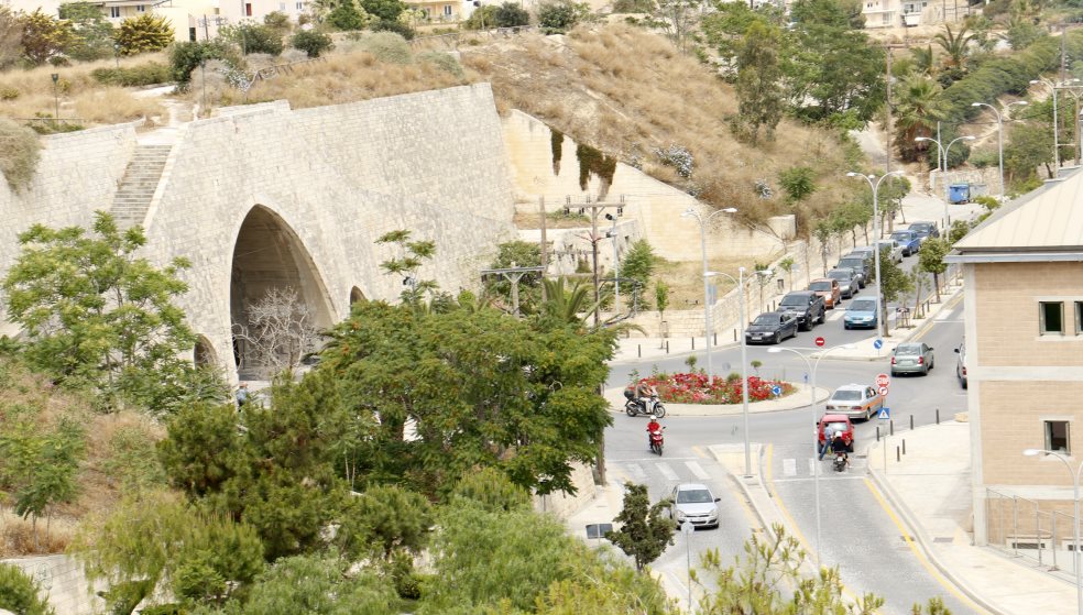 Απίστευτη καταγγελία Ηρακλειώτη: «Με πέτυχαν στο κεφάλι με ένα αβγό»