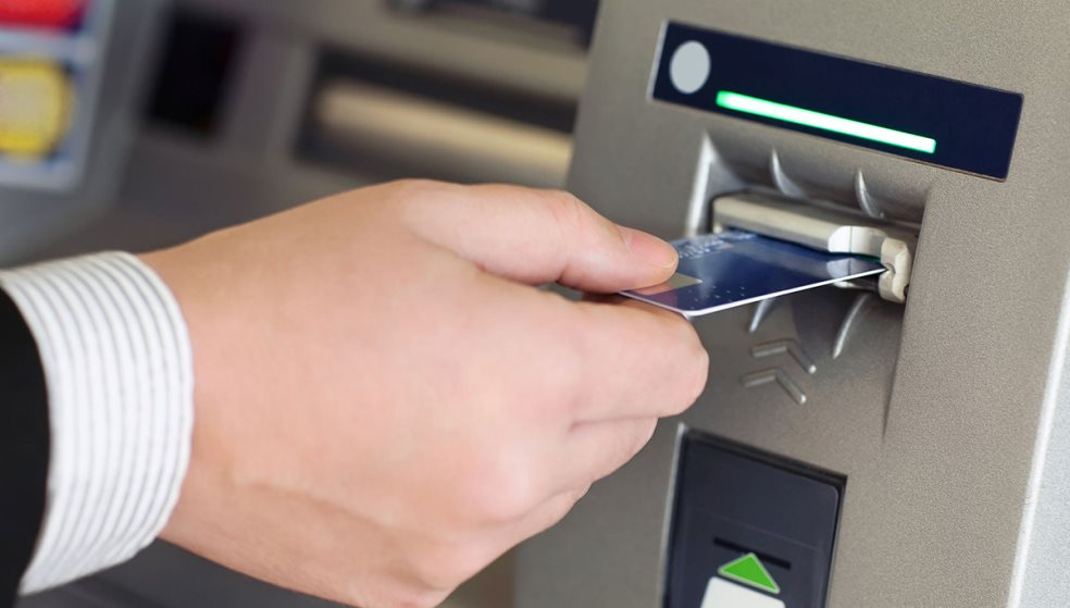 Προκαλούν «ζάλη» τα ποσά που είχε σηκώσει από ATM της Κρήτης, τώρα θα καθίσει στο σκαμνί