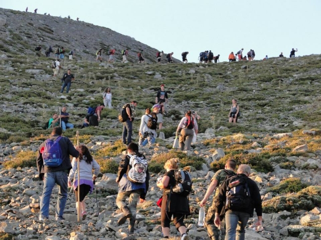 Kρήτη: Πενθούν για τα θύματα των πυρκαγιών και την 22χρονη Κάλλια