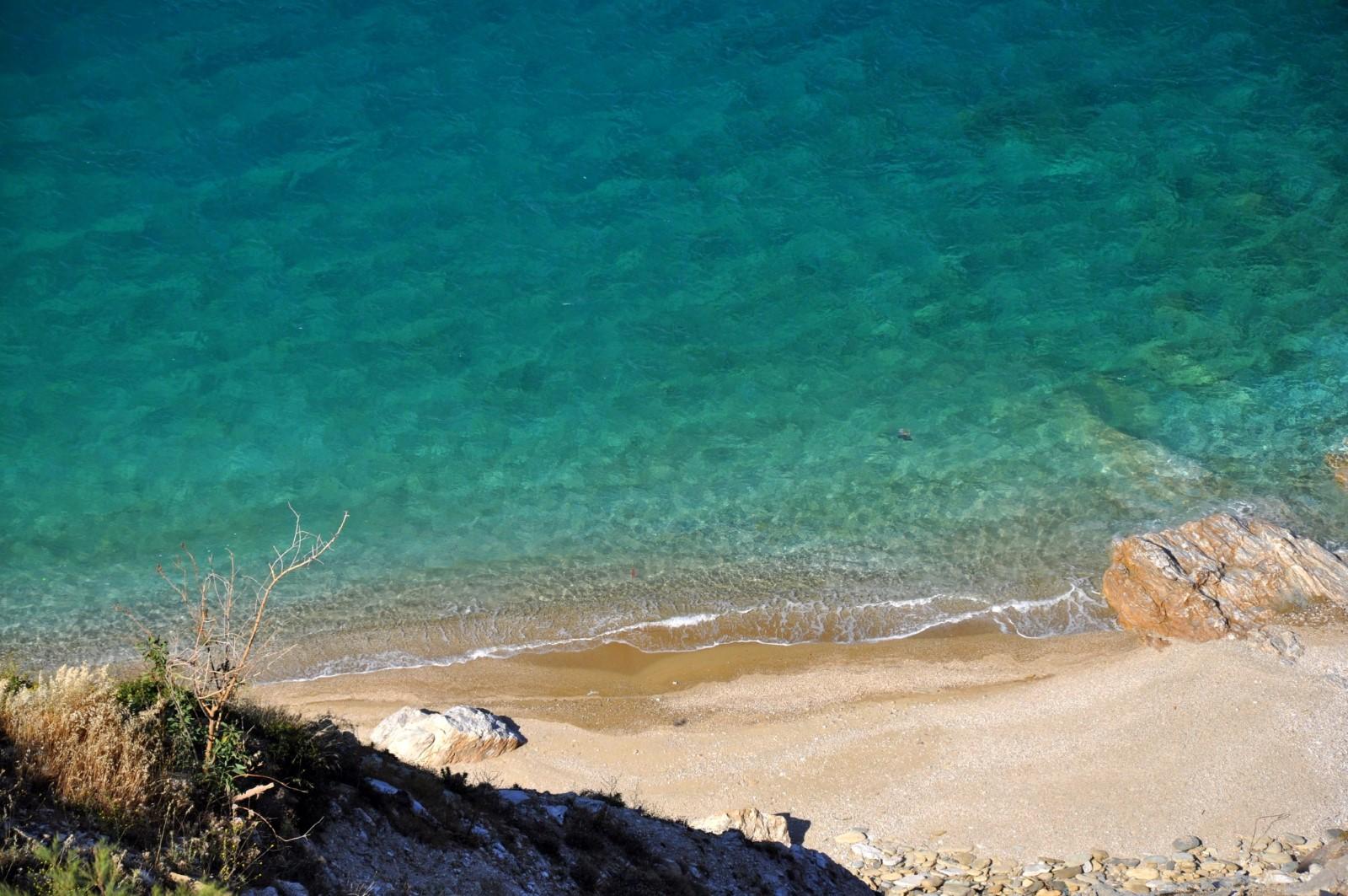 Ηράκλειο: Έσωσαν τις κοπέλες που εγκλωβίστηκαν στην παραλία-Φωτο