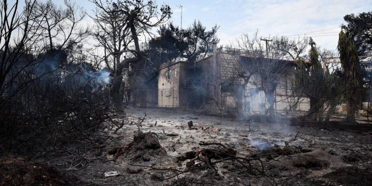 Κρητικιά έχασε τη ζωή της στο Μάτι – Αρνήθηκε να φύγει από το πλευρό του συζύγου της